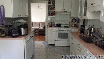 94 Heath St, Unit 1 in Somerville, MA - Building Photo