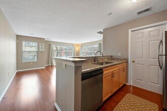 35 Buttles Ave, Unit A in Columbus, OH - Building Photo - Building Photo