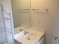 104 Pinegrove Ct photo'