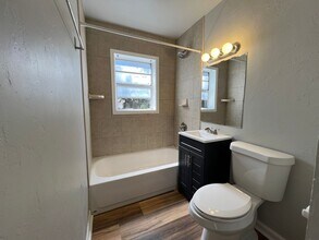 318 E Harmon Dr in Midwest City, OK - Building Photo - Building Photo