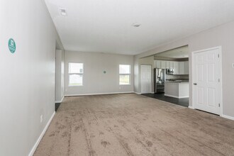 1154 Stratford Wy in London, OH - Building Photo - Building Photo