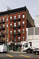 725 11th Ave in New York, NY - Building Photo