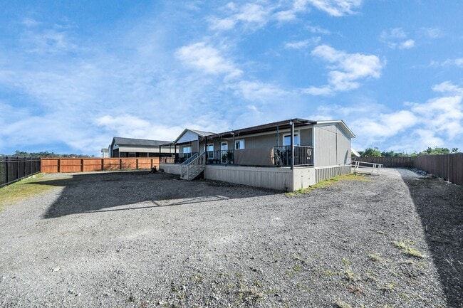 1450 Rd 5734 in Cleveland, TX - Building Photo - Building Photo