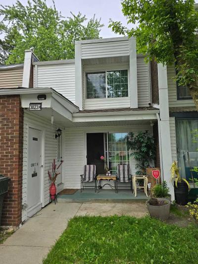 3023 Wakefield Dr, Unit # H in Carpentersville, IL - Building Photo