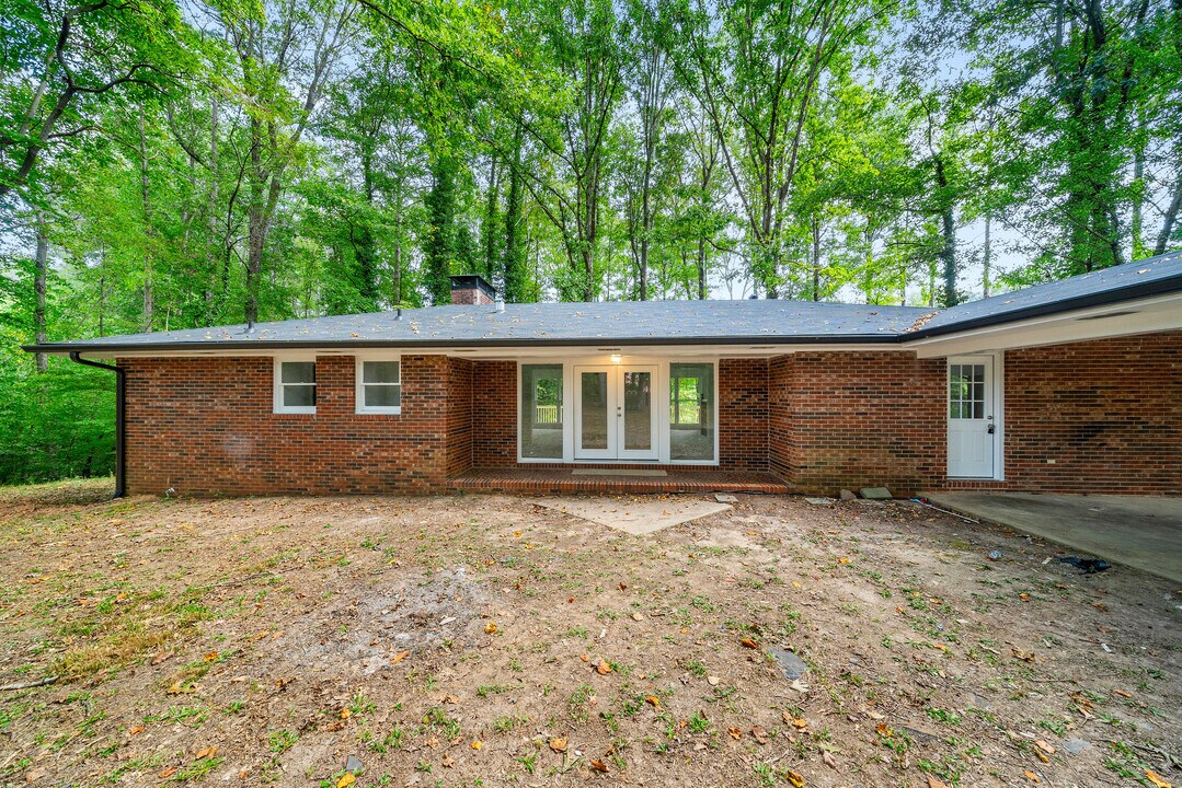 3890 Atlanta Hwy in Cumming, GA - Building Photo