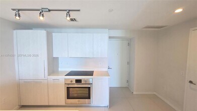 501 NE 31st St, Unit 2404 in Miami, FL - Foto de edificio - Building Photo