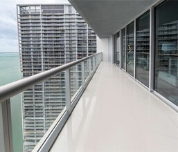 465 Brickell Ave, Unit 4705 in Miami, FL - Building Photo - Building Photo