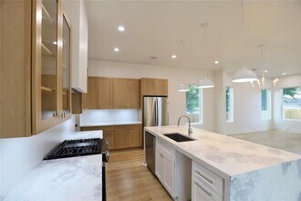 510 E 37th St in Houston, TX - Foto de edificio - Building Photo