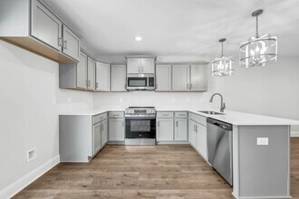 206 W Point Dr in Clarksville, TN - Building Photo - Building Photo