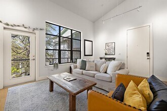 907 Duncan Ln in Austin, TX - Building Photo - Building Photo