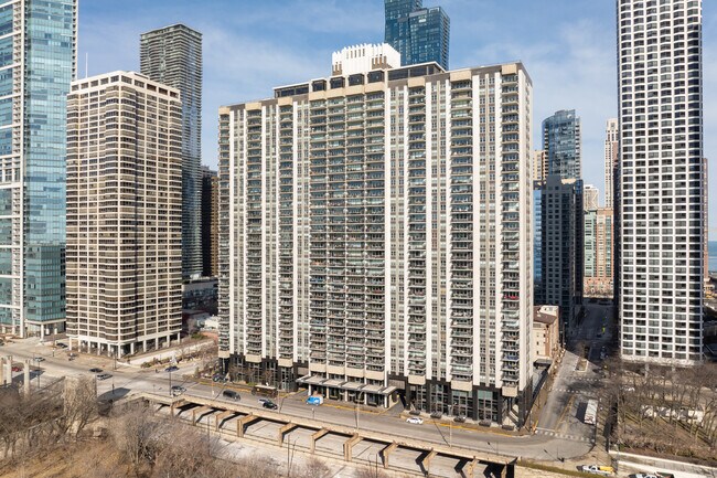400 E Randolph St in Chicago, IL - Building Photo - Building Photo