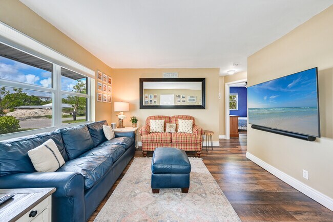 1236 Rosemary Ln, Unit A in Naples, FL - Foto de edificio - Building Photo