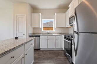 10391 Red Cardinal Dr in Cleveland, TX - Building Photo - Building Photo