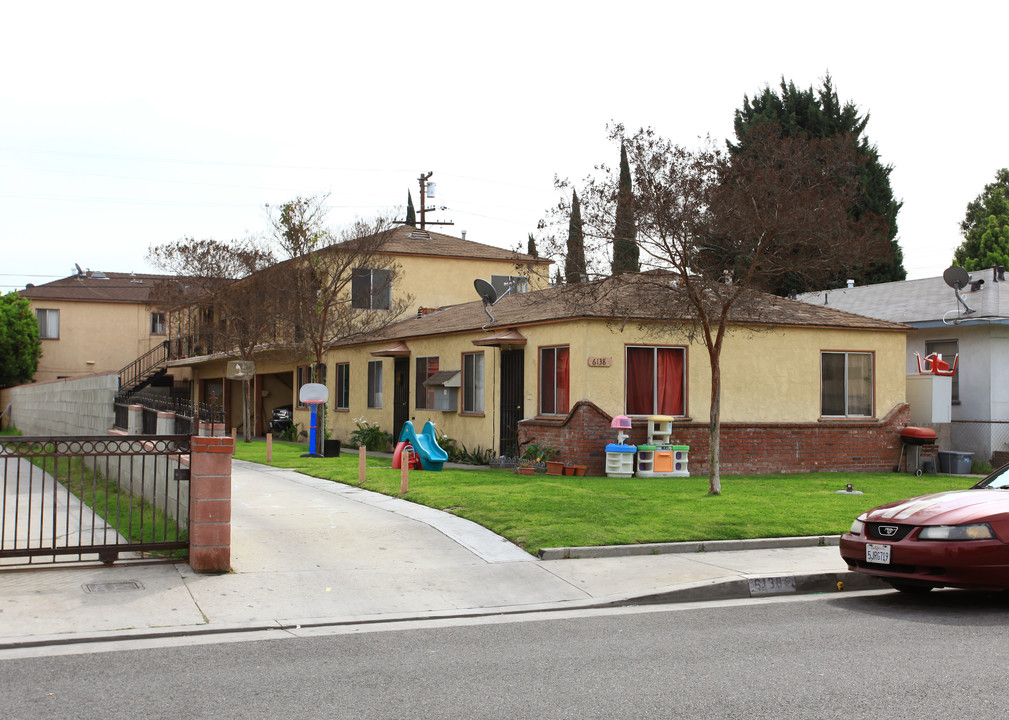 6136 Vinevale Ave in Maywood, CA - Building Photo