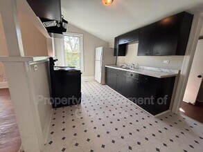 1 W 6th St in Greenville, SC - Foto de edificio - Building Photo