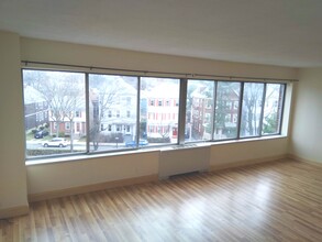 22 Chestnut Pl, Unit 311 in Brookline, MA - Building Photo - Building Photo