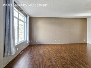 300 Evanscreek Ct NW in Calgary, AB - Building Photo - Building Photo