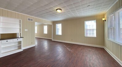 3240 N Waynoka Cir in Memphis, TN - Building Photo - Building Photo