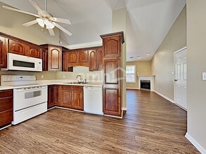 6625 Carina Ln in Corryton, TN - Foto de edificio - Building Photo