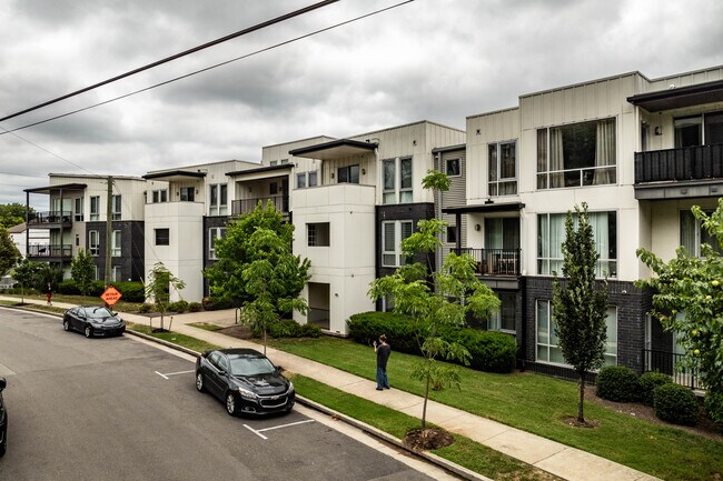 West End Circle Flats in Nashville, TN - Foto de edificio - Primary Photo