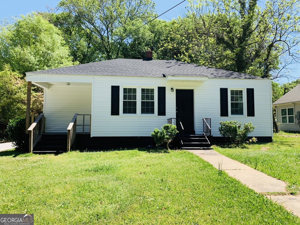 810 N Greenwood St in Lagrange, GA - Building Photo