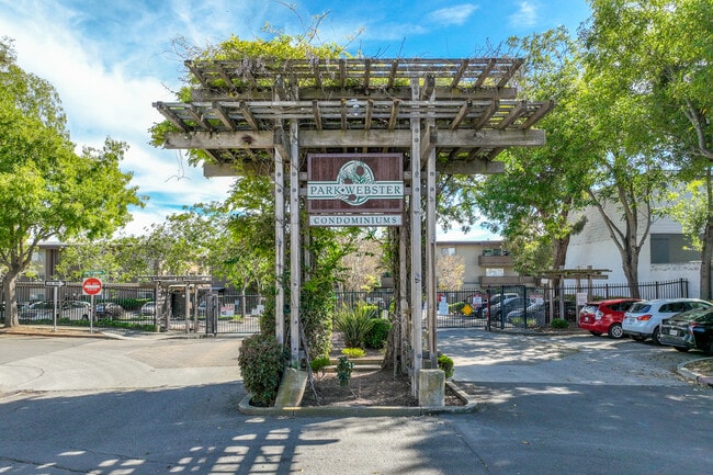 Park Webster Condominiums in Alameda, CA - Building Photo - Building Photo