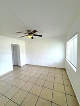 420 NW 10th St in Miami, FL - Building Photo - Building Photo