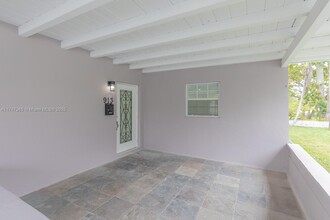 913 NE 2nd St in Hallandale Beach, FL - Building Photo - Building Photo