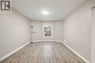722 Dougall Ave in Windsor, ON - Building Photo - Building Photo