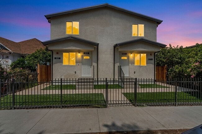 property at 835 E 33rd St