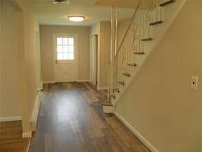 12 Sundale Ct in Smithtown, NY - Building Photo - Building Photo