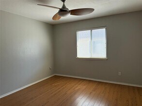 8111 Broken Branch Dr in Round Rock, TX - Foto de edificio - Building Photo