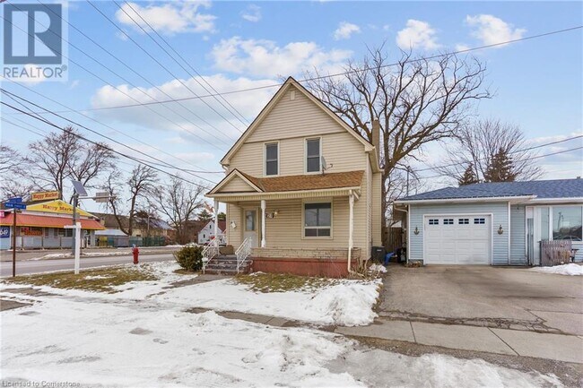 21 Bridge St in Port Colborne, ON - Building Photo - Building Photo