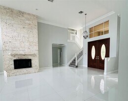 1243 Manor Dr S in Weston, FL - Building Photo