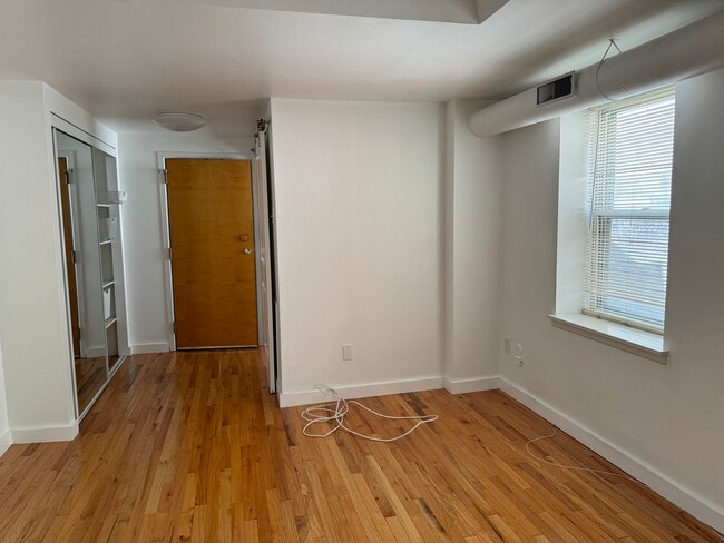 217 Vine St, Unit Old City Bi Level apt 1R in Philadelphia, PA - Building Photo - Building Photo