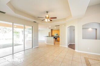 2081 Nuremberg Blvd in Punta Gorda, FL - Foto de edificio - Building Photo