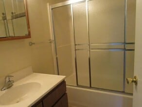 619 Wisconsin St, Unit 619 in Oshkosh, WI - Foto de edificio - Building Photo