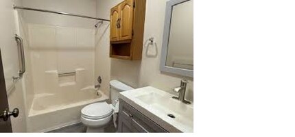 35711 Alfred St, Unit 1 in New Baltimore, MI - Building Photo - Building Photo