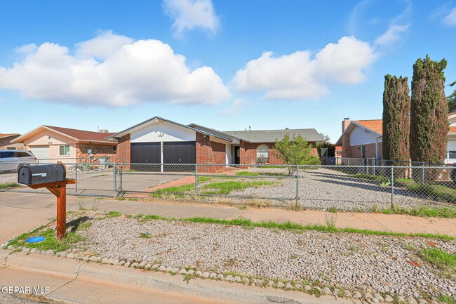5609 Van Horn Dr in El Paso, TX - Building Photo - Building Photo