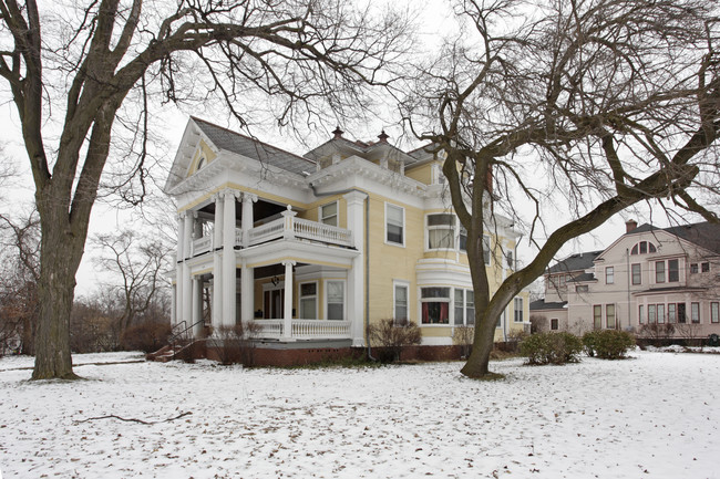 Heritage Hill Fringe in Grand Rapids, MI - Building Photo - Building Photo