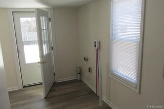 6533 Cloverton Dr in Waterford Township, MI - Building Photo - Building Photo