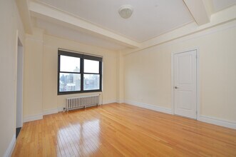 204 Avenue A in New York, NY - Foto de edificio - Building Photo
