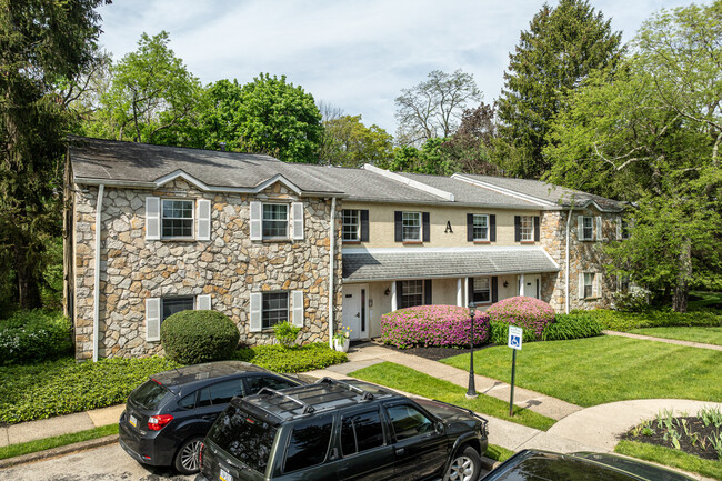 Cresheimbrook Condominiums in Philadelphia, PA - Building Photo - Building Photo