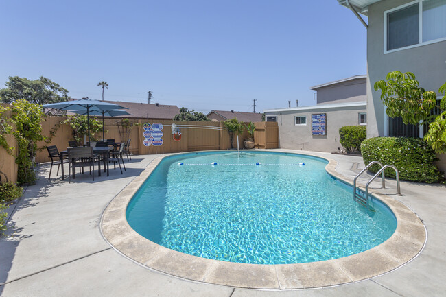 Sea Breeze Garden Apartments in Imperial Beach, CA - Foto de edificio - Other