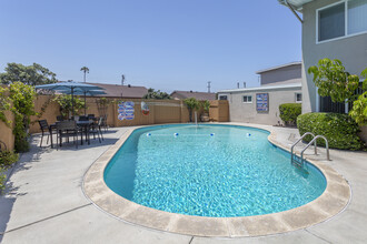 Sea Breeze Garden Apartments in Imperial Beach, CA - Building Photo - Other