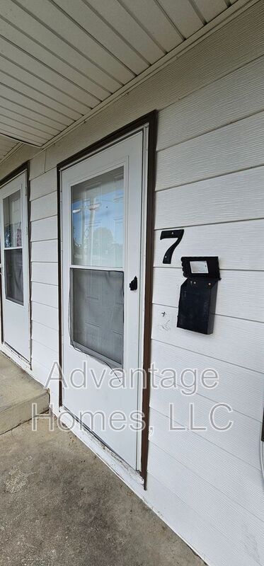 1007 N Scott Ave in Belton, MO - Building Photo - Building Photo