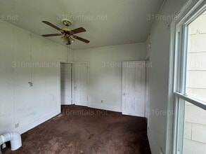 218 Allison St in Newton, KS - Building Photo - Building Photo