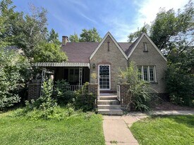 1730 Monaco St Pkwy in Denver, CO - Building Photo