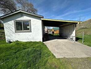 834 SE 3rd St in Pendleton, OR - Building Photo - Building Photo