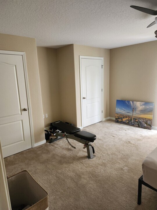 2521 Lexington Oak Dr in Brandon, FL - Building Photo